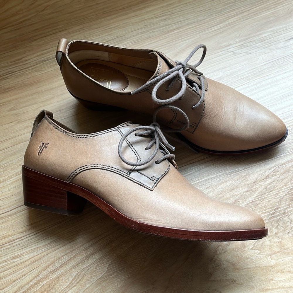 Frye Oxford with heel